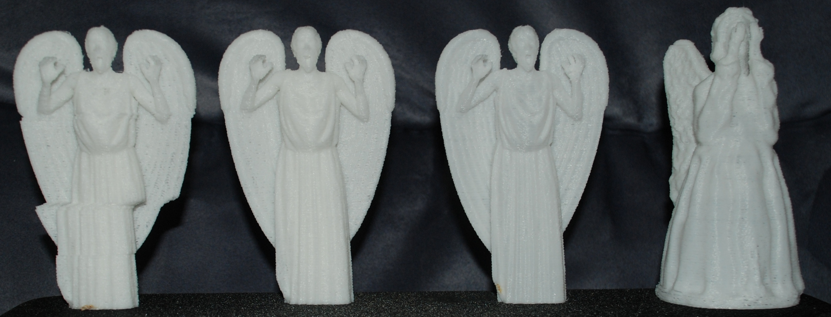 vier weinende Engel